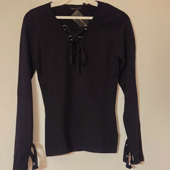 BCBGMaxAzria Sweaters - BCBGMAXAZRIA  Lite Knit  Black Sweater